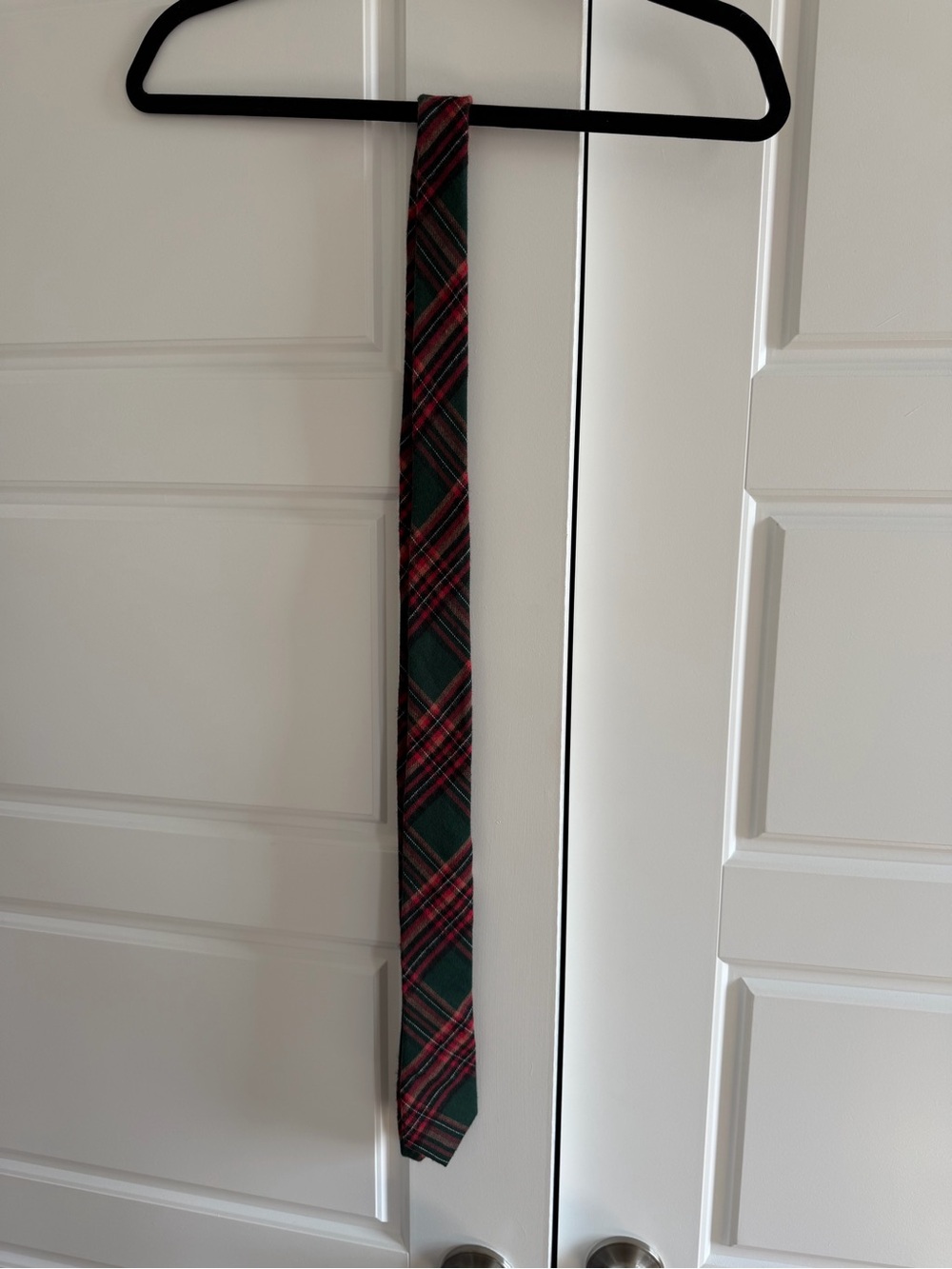 Ivy City Co Plaid Slim Tie in Green and Red